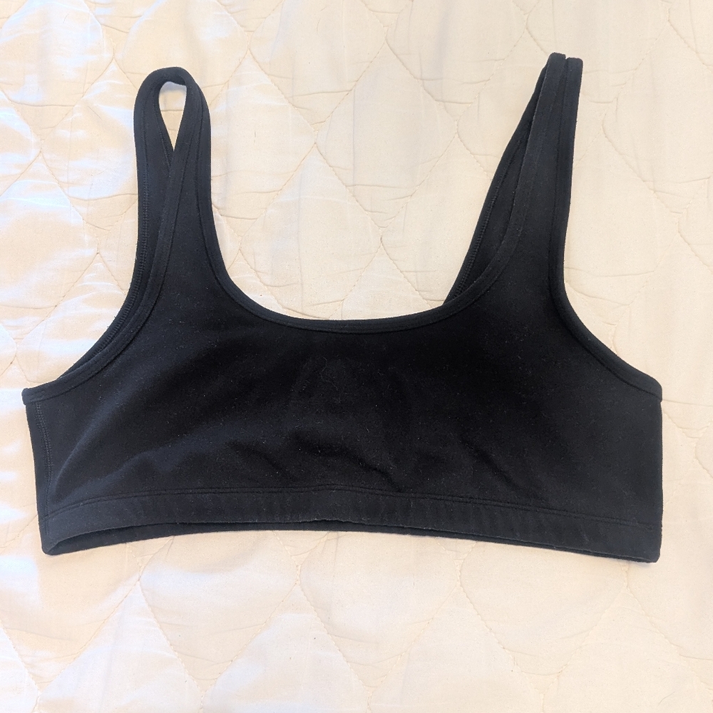 TNA - ARITZIA Black Sports Bra
